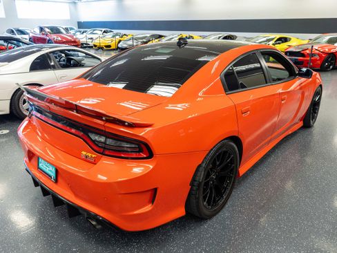 Used 2016 Dodge Charger SRT w/ Harman/Kardon Audio Group RWD image 6