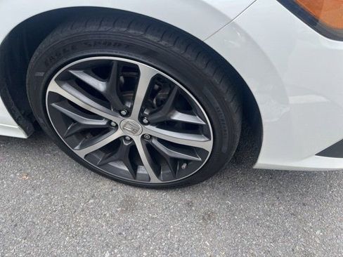 Used 2023 Honda Civic Touring image 5