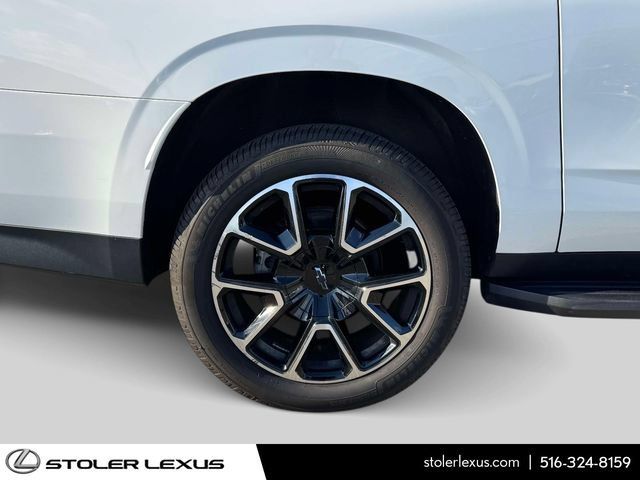 Used 2023 Chevrolet Suburban RST w/ Luxury Package AWD/4WD image 8