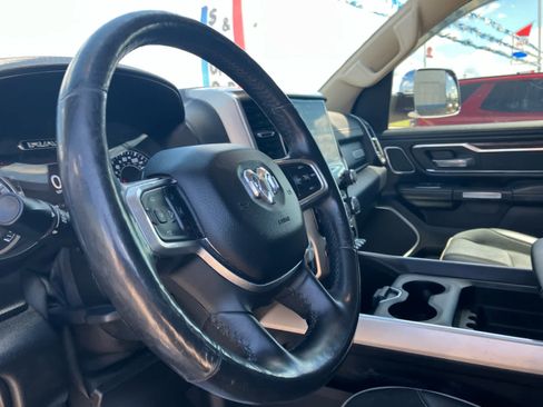 Used 2019 RAM 1500 Laramie AWD/4WD image 9