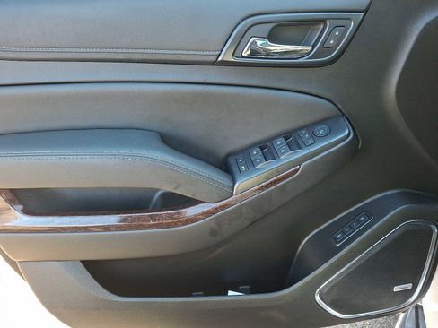 Used 2017 GMC Yukon SLT w/ Premium Edition image 12