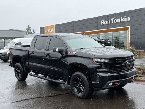 Used 2020 Chevrolet Silverado 1500 LT Trail Boss image 2