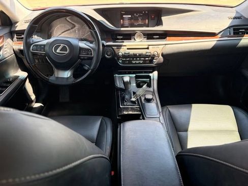Used 2017 Lexus ES 350 w/ Premium Package FWD image 9