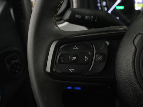 Used 2024 Jeep Wrangler Unlimited image 8