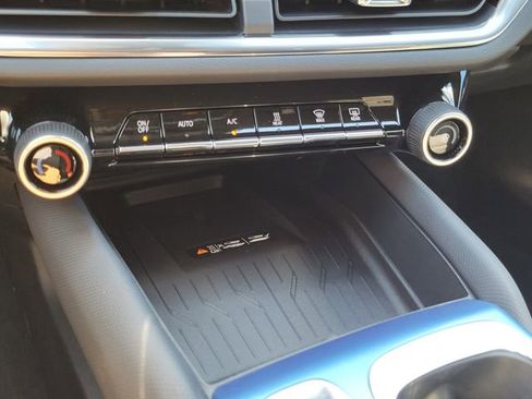 New 2026 Chevrolet Equinox EV LT image 25