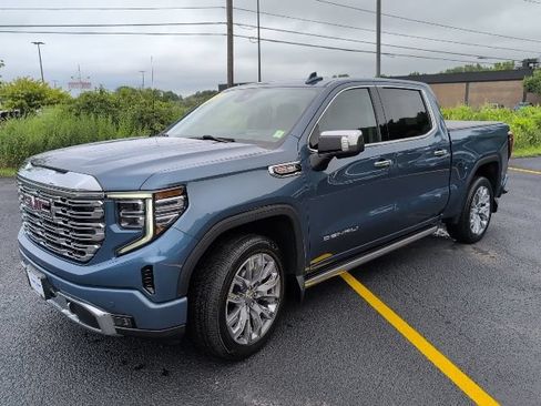 Used 2024 GMC Sierra 1500 Denali w/ Denali Reserve Package AWD/4WD image 1