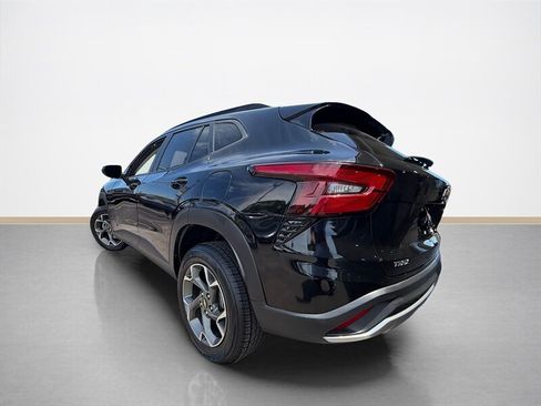 Used 2024 Chevrolet Trax LT FWD image 6