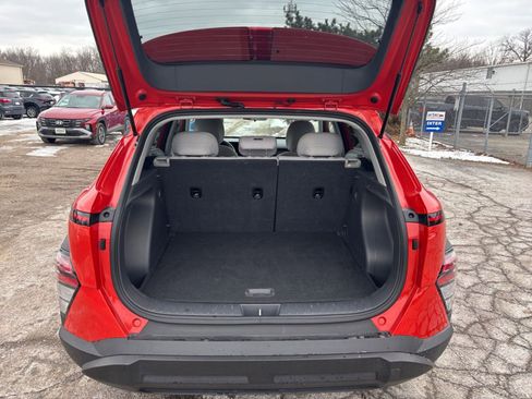 Used 2025 Hyundai Kona SEL image 30