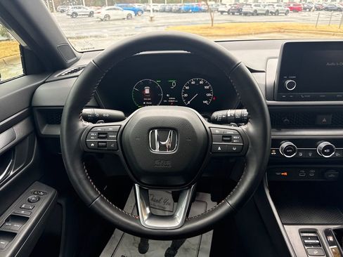 Used 2025 Honda CR-V Sport image 11