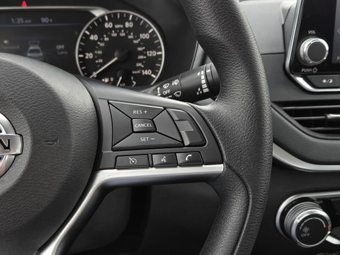 Used 2022 Nissan Altima 2.5 SV FWD image 13