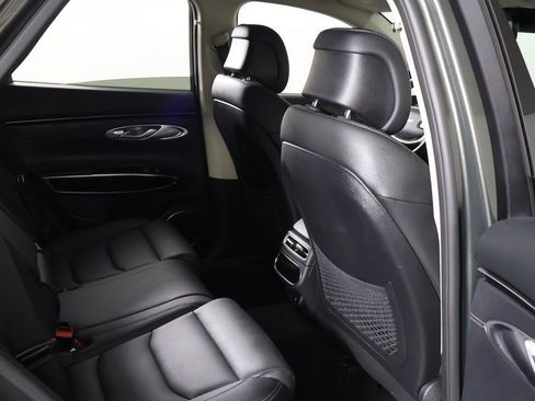 Used 2025 Genesis GV70 2.5T image 27