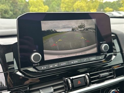 Certified 2025 Nissan Pathfinder SV w/ SV Premium Package image 31