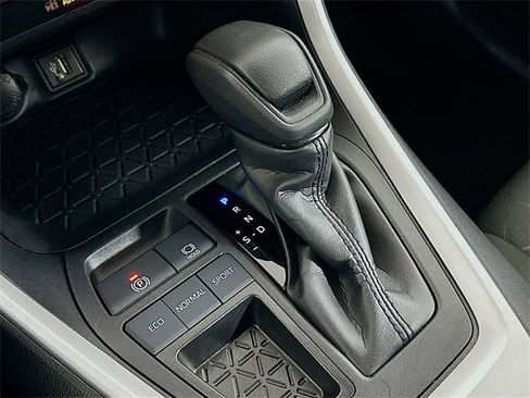 Used 2024 Toyota RAV4 XLE image 17