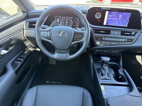 Used 2025 Lexus ES 350 w/ Premium Package image 12