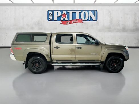 Used 2015 Toyota Tacoma PreRunner w/ SR5 Package RWD image 8
