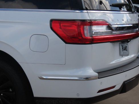 Used 2020 Lincoln Navigator Reserve w/ Equipment Group 208A Reserve AWD/4WD image 14