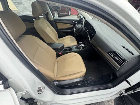 Used 2019 Volkswagen Jetta SEL FWD image 25