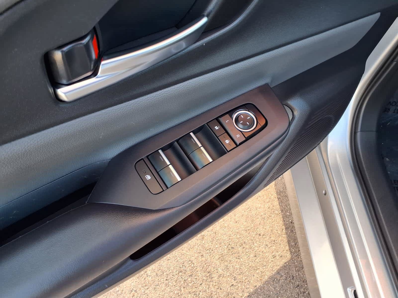 Certified 2026 Toyota Prius XLE FWD image 15