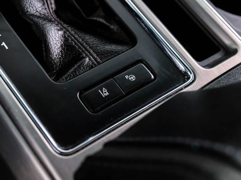 Used 2015 Ford F150 Platinum w/ Equipment Group 701A Luxury image 25