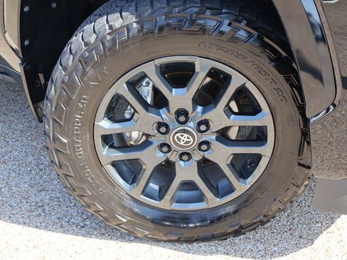 Certified 2025 Toyota Sequoia Platinum AWD/4WD image 9