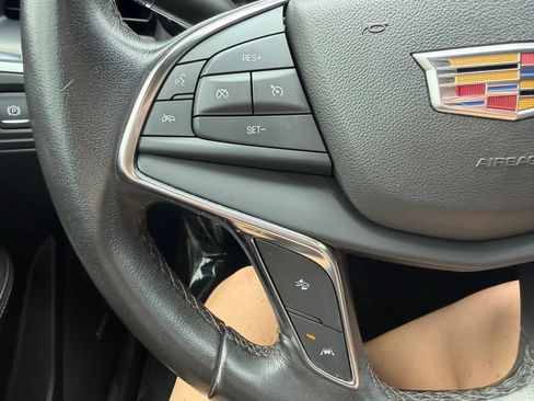 Used 2022 Cadillac XT5 Luxury w/ LPO, ONYX Package FWD image 20