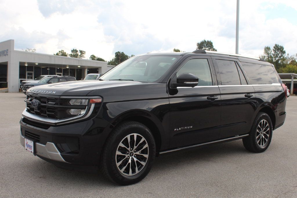 Used 2025 Ford Expedition Max Platinum AWD/4WD image 2