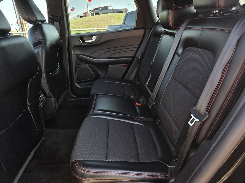 Used 2025 Ford Escape ST-Line Select AWD/4WD image 22