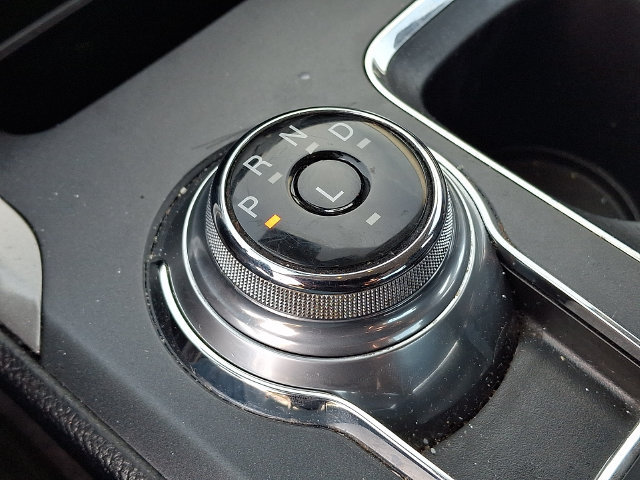 Used 2019 Ford Fusion SE FWD image 12