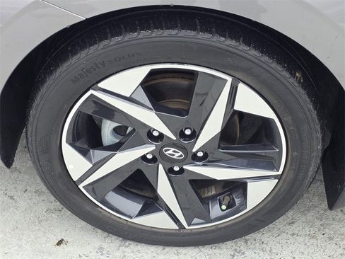 Used 2023 Hyundai Elantra SEL w/ Convenience Package image 30