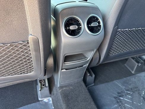 New 2025 Mercedes-Benz GLB 250 image 12