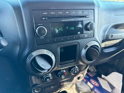 Used 2015 Jeep Wrangler Sport image 24