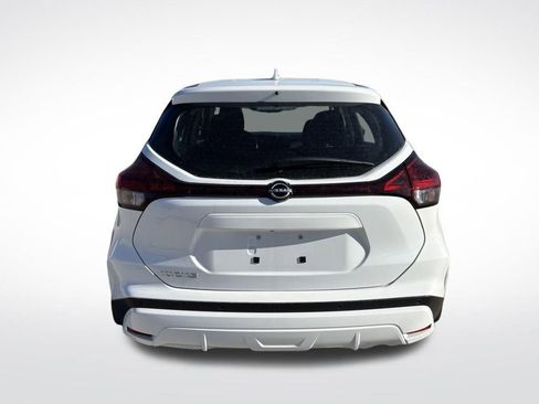 Used 2025 Nissan Kicks Play S image 6