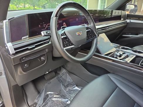 Certified 2026 Cadillac Escalade 2WD image 11