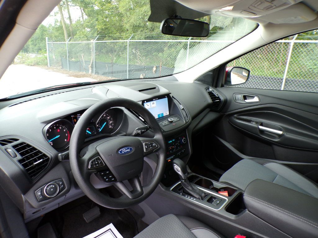 Used 2018 Ford Escape SE w/ SE Sync 3 Package AWD/4WD image 11