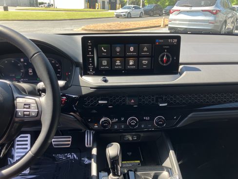 Used 2025 Honda Accord Sport image 25