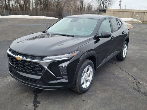 New 2026 Chevrolet Trax LS w/ LS Convenience Package image 5