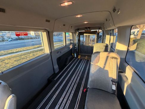 Used 2017 Ford Transit 350 XL RWD image 17
