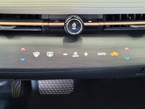 Certified 2024 Nissan Ariya FWD image 13