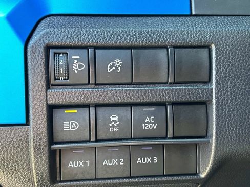 Used 2024 Toyota Tacoma TRD Off-Road w/ TRD Off Road Upgrade Package AWD/4WD image 21