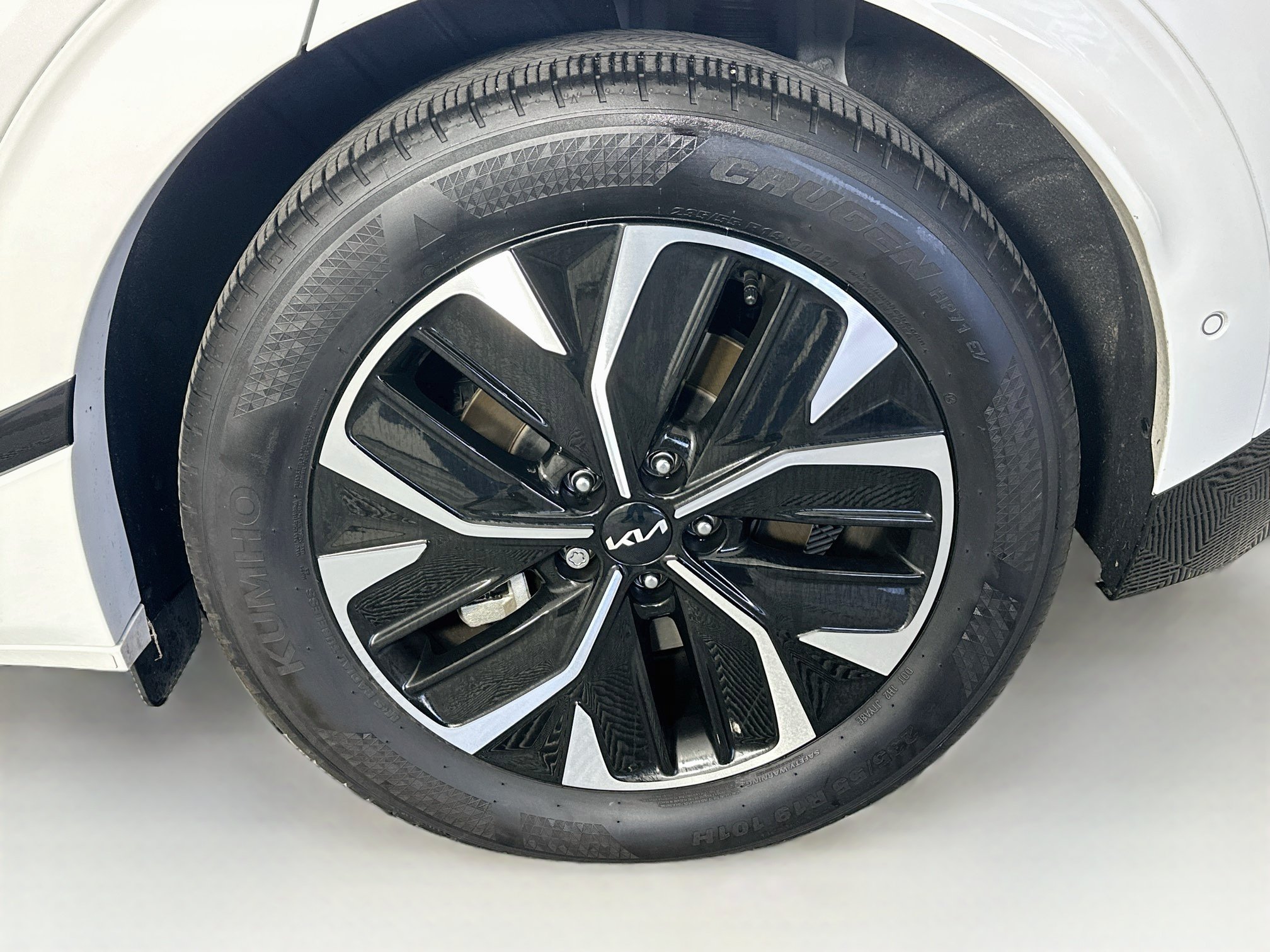 Used 2024 Kia EV6 GT-Line RWD image 11