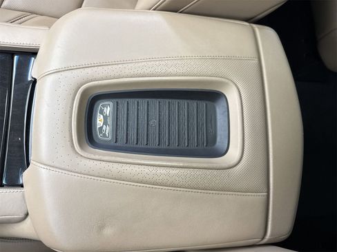 Used 2019 Cadillac Escalade Platinum image 24