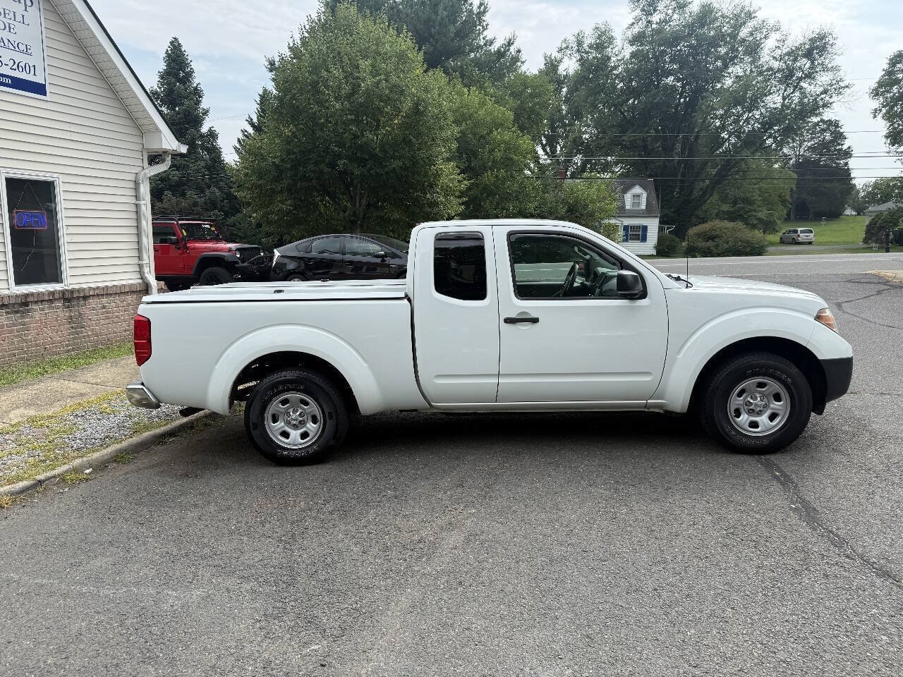 Used 2015 Nissan Frontier S RWD image 7