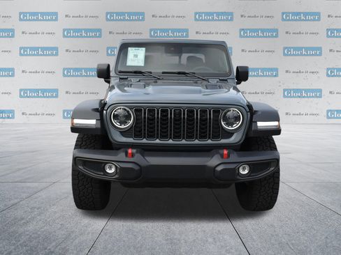 Used 2025 Jeep Gladiator Rubicon w/ Convenience Group image 2