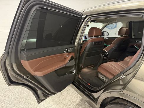 Used 2021 BMW X7 xDrive40i w/ Premium Package AWD/4WD image 47