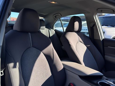 Used 2022 Toyota Camry LE image 29