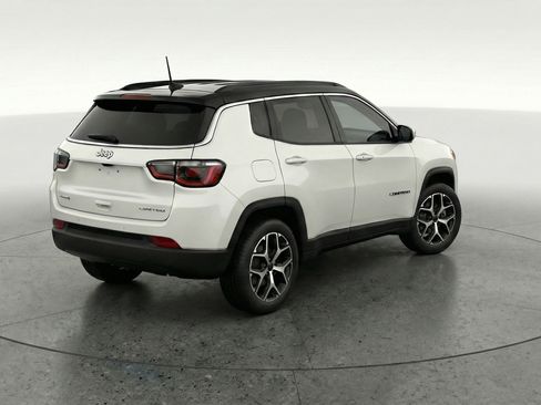 Used 2025 Jeep Compass Limited image 9