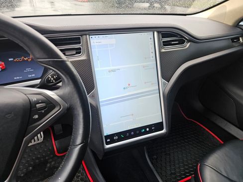 Used 2013 Tesla Model S Performance image 27