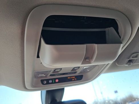 Used 2021 Buick Enclave Essence w/ Sport Touring Edition image 37