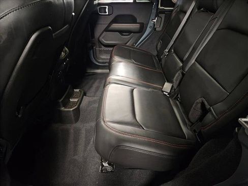 Used 2025 Jeep Wrangler Unlimited Rubicon AWD/4WD image 15