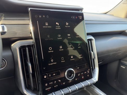 Used 2025 GMC Acadia Elevation image 20